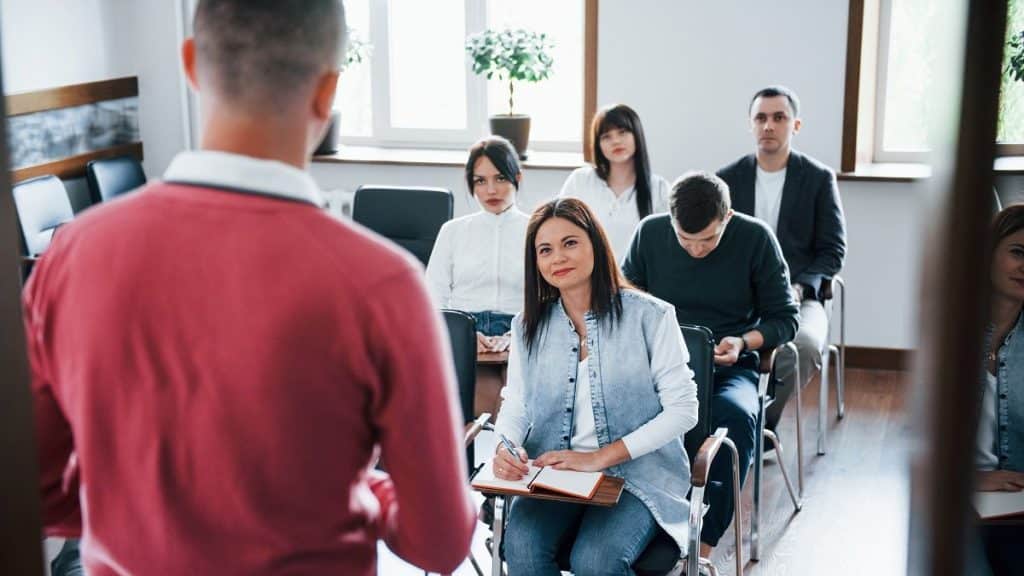 Capacitação profissional e cursos de vendas